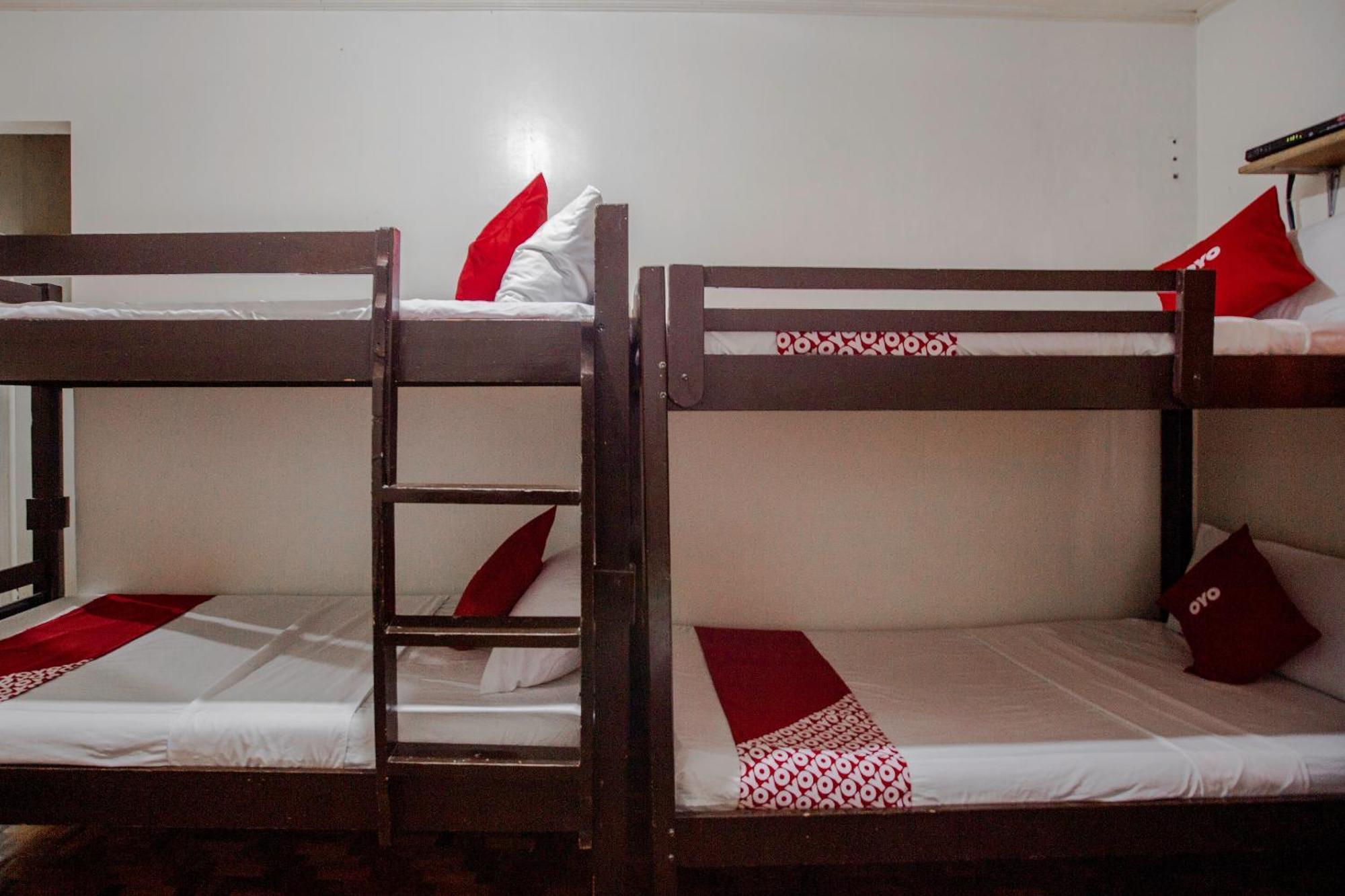 Oyo 741 Sierra Travellers Inn Tagaytay City Eksteriør billede